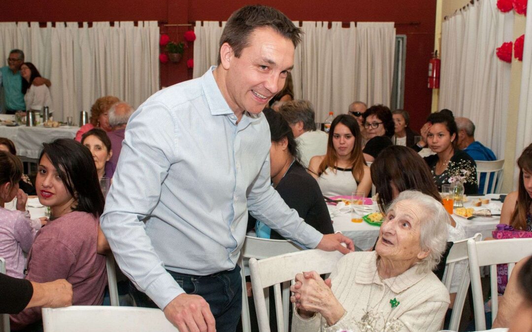 Los abuelos del Hogar Dr. Sallarés anticiparon la Navidad