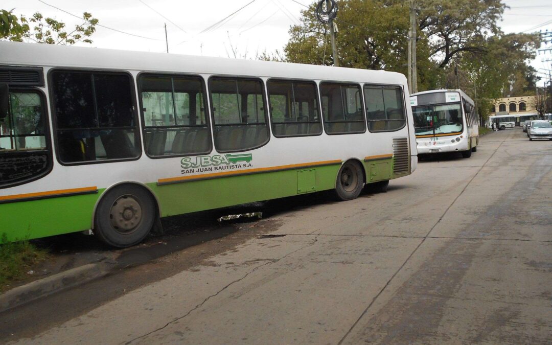 RESPUESTA OFICAL POR PUBLICACION DE LA COLMENA QUEJAS POR DEMORAS EN LOS COLECTIVOS Y CORTES DE CALLES