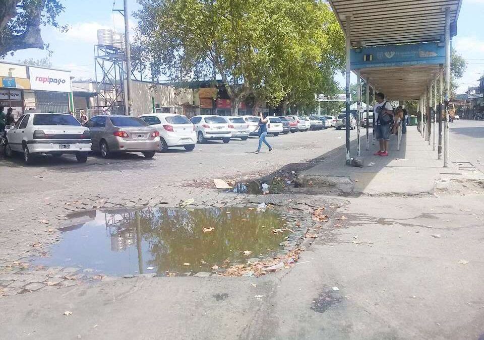 Estación Varela: abandono y descuido en uno de los puntos más visibles de la ciudad