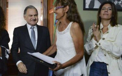 Reconocen a Laura Martínez, fundadora de PROFACADI