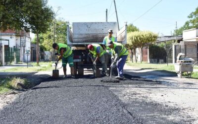 Bacheos en accesos a escuelas