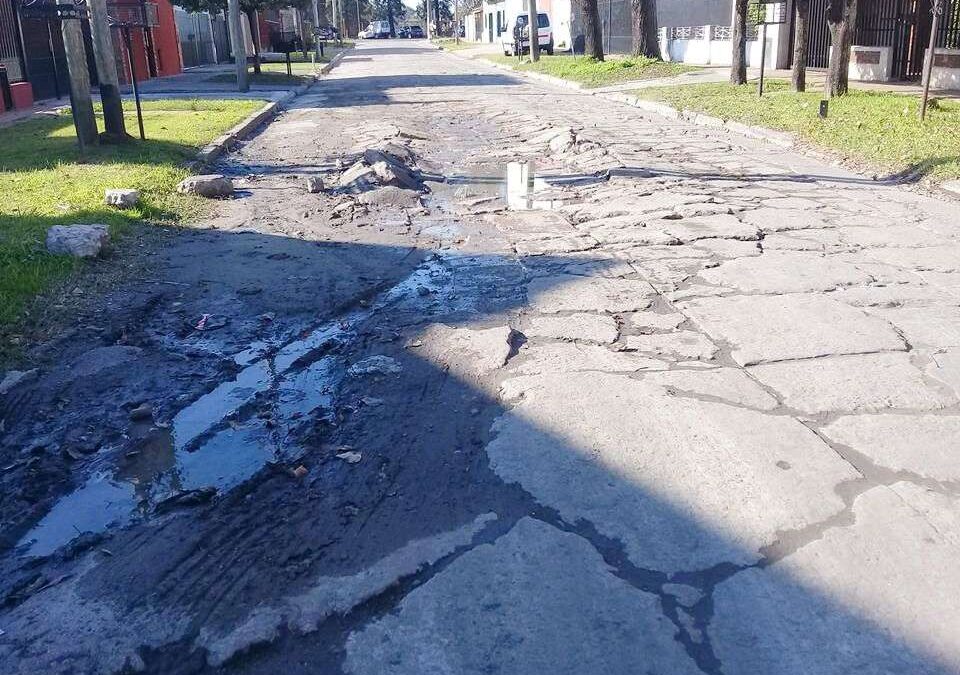 MEGABACHE EN LA CALLE GUAYAQUIL QUE CUMPLIRA 25 AÑOS