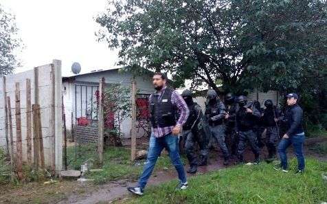 Detienen a dos motochorros que robaban  en su barrio