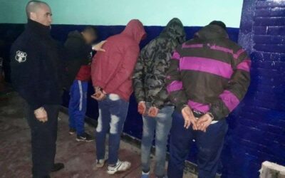 Tres menores y un mayor detenidos por matar en una pelea con cuchillos