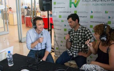 EL INTENDENTE ANDRÉS WATSON VISITÓ LA FERIA DEL LIBRO VARELENSE