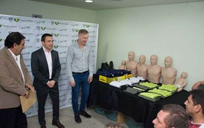 SE ENTREGO INDUMENTARIA Y EQUIPOS DE RCP A PERSONAL DE SALUD