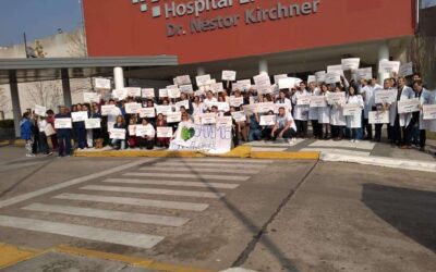 Hospital El Cruce: profesionales y trabajadores se manifestaron por aumento salarial