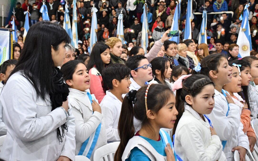 Día de la Bandera: tres mil niños varelenses juran lealtad al símbolo patrio