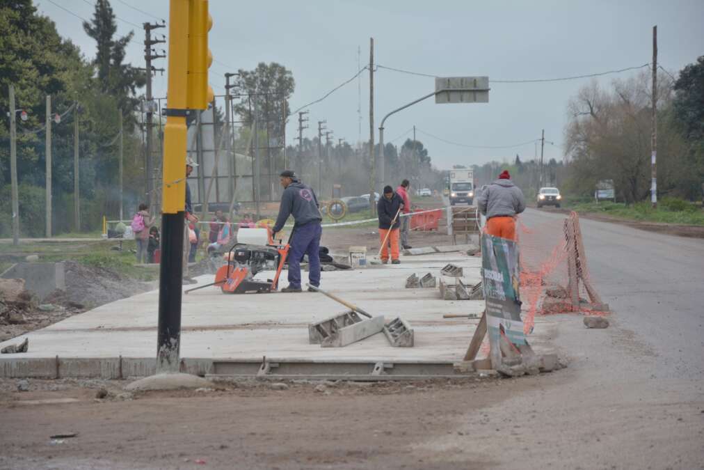 Construyen dársena de giro para mayor ordenamiento y seguridad vial