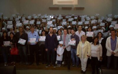 El intendente Watson entregó certificados a los alumnos participantes de la Escuela de Emprendedores Municipal