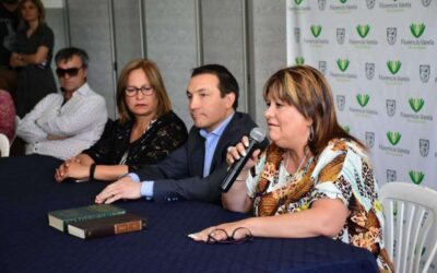Watson tomó juramento a los Consejeros Escolares electos