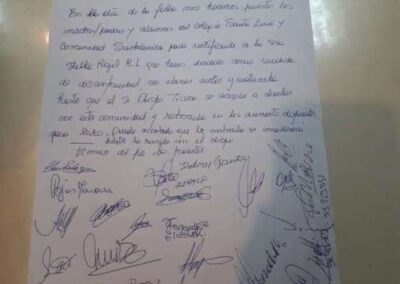 Acta firmada por los padres presentes en Asamblea.