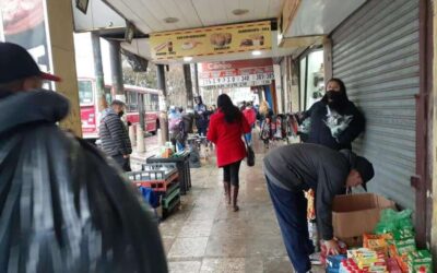 Los vendedores ambulantes  volvieron a las calles golpeados por la cuarentena