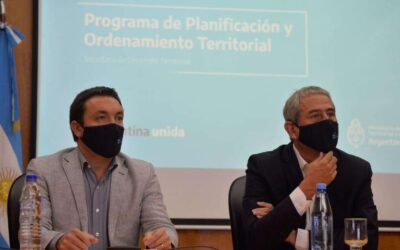 Watson junto a Ferraresi en el lanzamiento del Programa de Planificación y Ordenamiento Territorial
