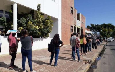 Hospital Mi Pueblo: Largas filas desde temprano por un turno médico