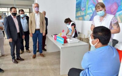 Gollan y Watson supervisaron operativo de vacunación contra la COVID-19