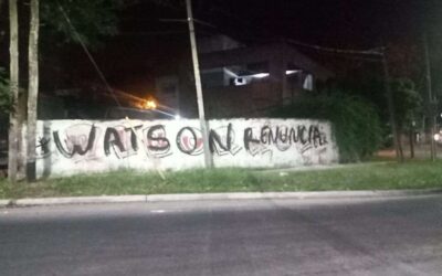 Detienen a 3 personas por  pintar “Watson Renuncia” en un paredón  en Varela