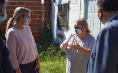 Cynthia Hotton visita Florencio Varela para proponer “Levanta tu Voz”