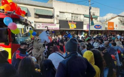Los bomberos Voluntarios de Florencio Varela festejan el Dia del Niño