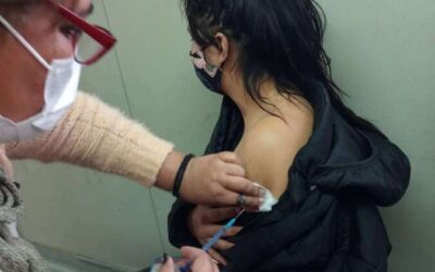 Vacunación libre Covid-19: Durante septiembre, se seguirán aplicando primeras dosis en la estación Varela