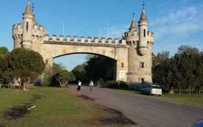 PARQUE PREYRA IRAOLA: Le robaron hasta la ropa, y tuvo que volver desnudo a su casa