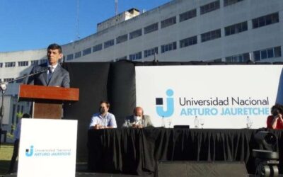 Asumió Arnaldo Medina como rector de la UNAJ: «La estrategia de la universidad jauretcheana es jerarquizar lo público»