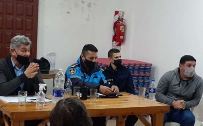 En reunión por seguridad prometen a vecinos de Villa Vatteone mayor presencia policial ante la ola de robos