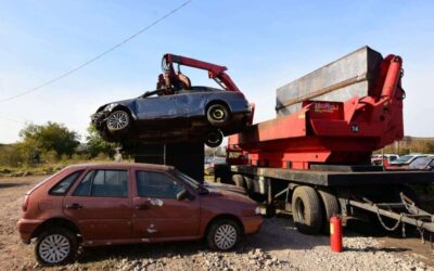 Inició la compactación de vehículos en el depósito judicial municipal