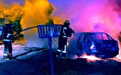 Un auto se prendió fuego en Florencio Varela