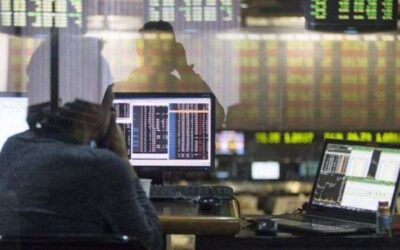 A la espera de Massa, bajó el dólar blue y el Riesgo País quedó debajo de 2400 puntos