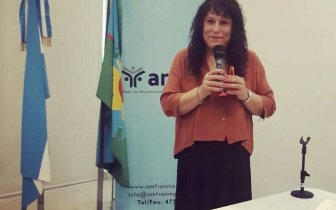 Juró la primera funcionaria  travesti-trans en el Poder Judicial