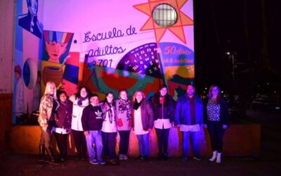 Estudiantes de la Escuela de Adultos N°701 pintaron un mural