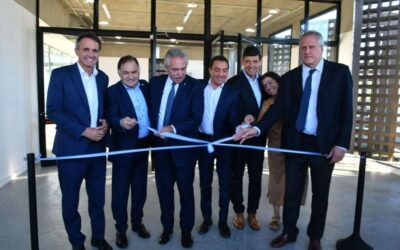Alberto Fernández inauguró aulas en la UNAJ con un video contra Macri y Vidal