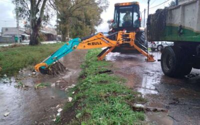 El Municipio intensificó tareas de saneamiento hidráulico en los barrios varelenses