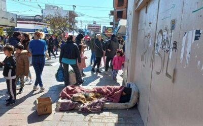 Joven en situación de calle le ofrecieron ayuda , pero él lo rechazó