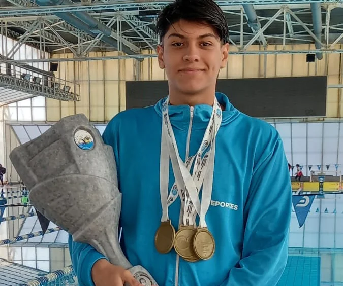 Natación: Manuel Vega, el nadador varelense es cuádruple campeón nacional en JE