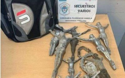 “Extraía elementos del cementerio”: Sorprenden a sujeto cuando profanaba tumbas y lo capturaron