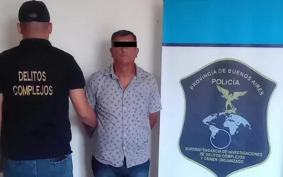 Ex policía, manejaba una combi escolar y está acusado de abusar de 2 menores