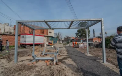 Últimas tareas en la construcción del puente peatonal en El Molino