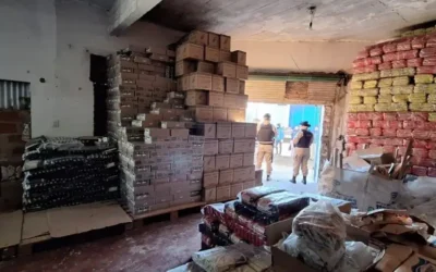 Planes sociales en Florencio Varela. Prefectura allanó sedes de organizaciones sociales y encontró un depósito con alimentos en mal estado