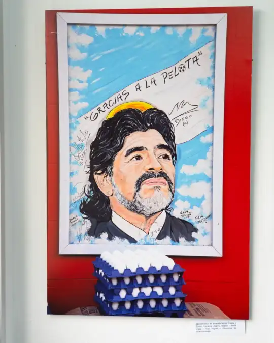 Muestra de Diego Maradona en el Hospital El Cruce