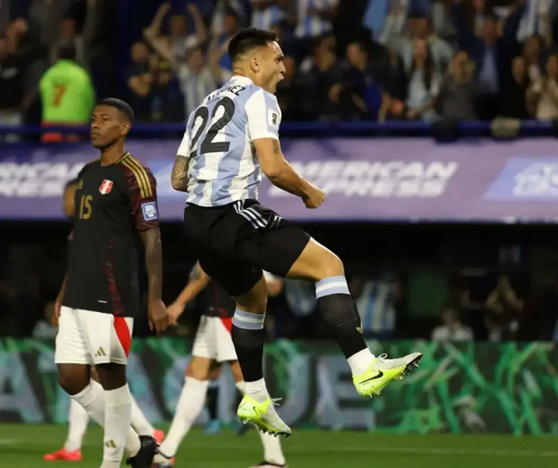 Lautaro Martínez, goleador de la noche, tras la victoria ante Perú: “Fue un año positivo”