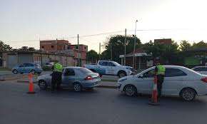 Operativos de interceptación vehicular en barrios varelenses