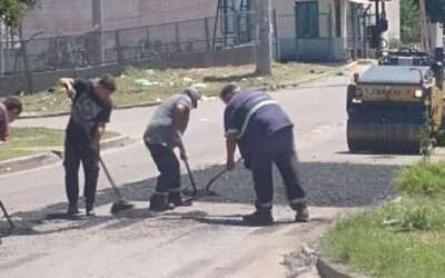 Arreglaron un pozo grande en una calle de Ricardo Rojas que provoca accidentes