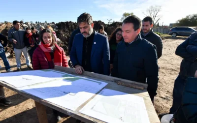 Andrés Watson y Carlos Bianco monitorearon avances de obra en el polo educativo de Ingeniero Allan