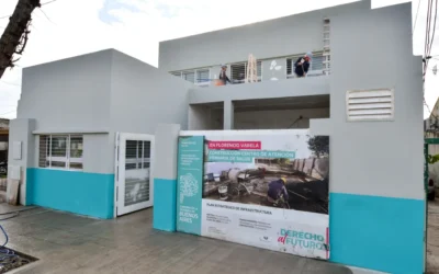 Andrés Watson verificó la obra en progreso del Centro de Atención Primaria de la Salud en La Esmeralda