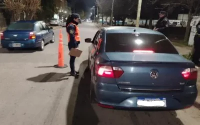 Operativos de intercepción vehicular en barrios varelenses