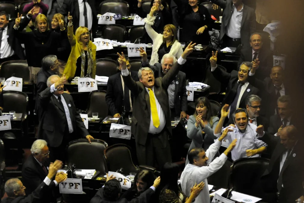 Tras el fallo por YPF, se conoció la lista de quienes votaron la expropiación en 2012. Incluye a kirchneristas, pero también a radicales como Morales y Negri.