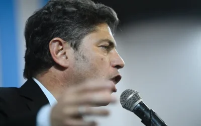 “No es momento de guardarse nada”: la arenga de Kicillof en un plenario en La Plata