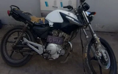 Recuperación de una moto robada en 2021 en La Esmeralda